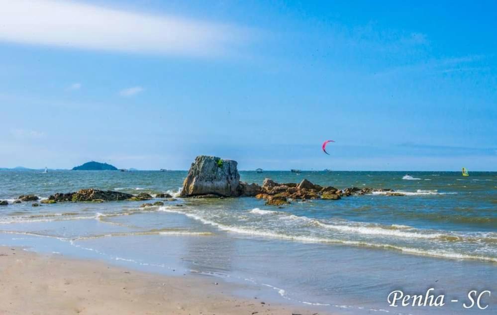 Suites A 100M Da Praia E 800M Do Beto Carrero Penha  Luaran gambar